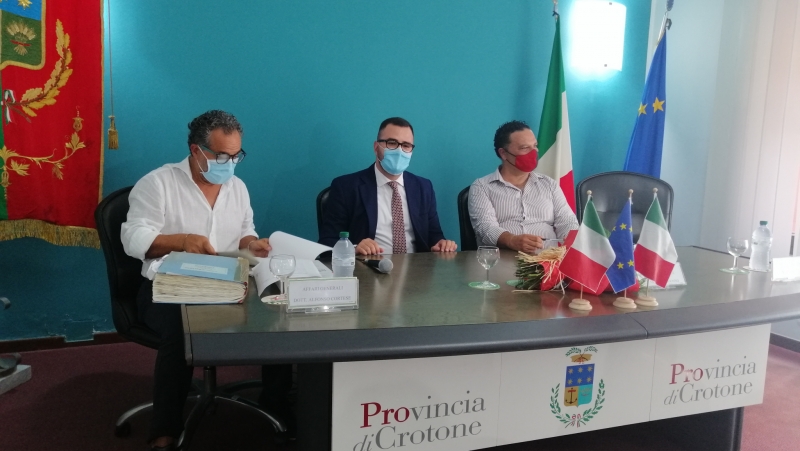 Il presidente f.f. Saporito scrive al commissario Arcuri: " processare i tamponi nei laboratori dell'Asp di Crotone"
