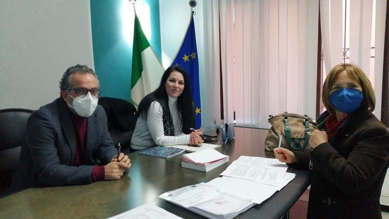 consigliera provincialeTeresa Ferrazzo, il dirigente del settore Alfonso Cortese e la responsabile P.O. del servizio rete scolastica e disabilità Angela Macrì.