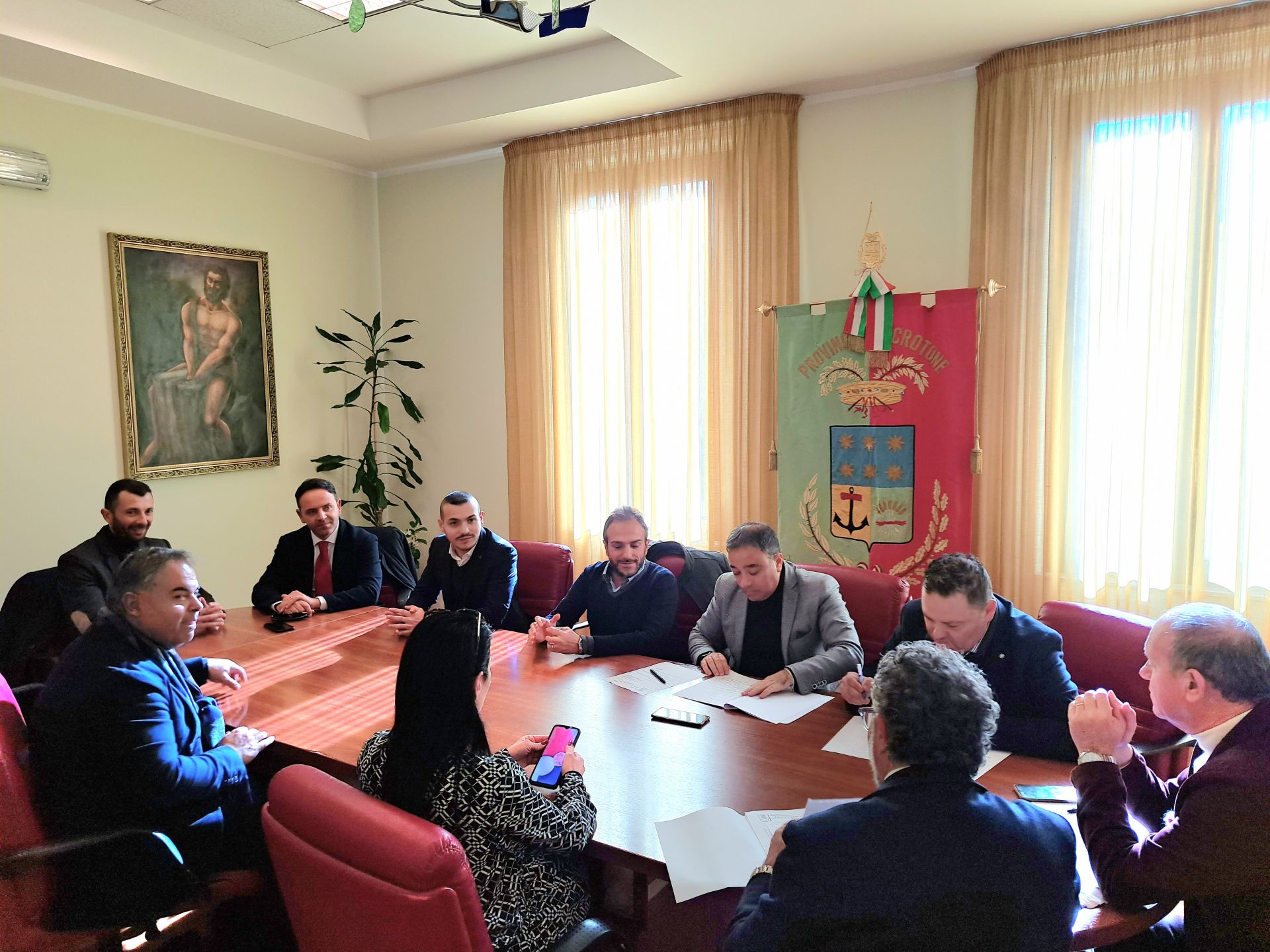 Provincia di Crotone, il consiglio approva il Piano per l'offerta formativa: si punta sulla specificità territoriale e sulla delocalizzazione